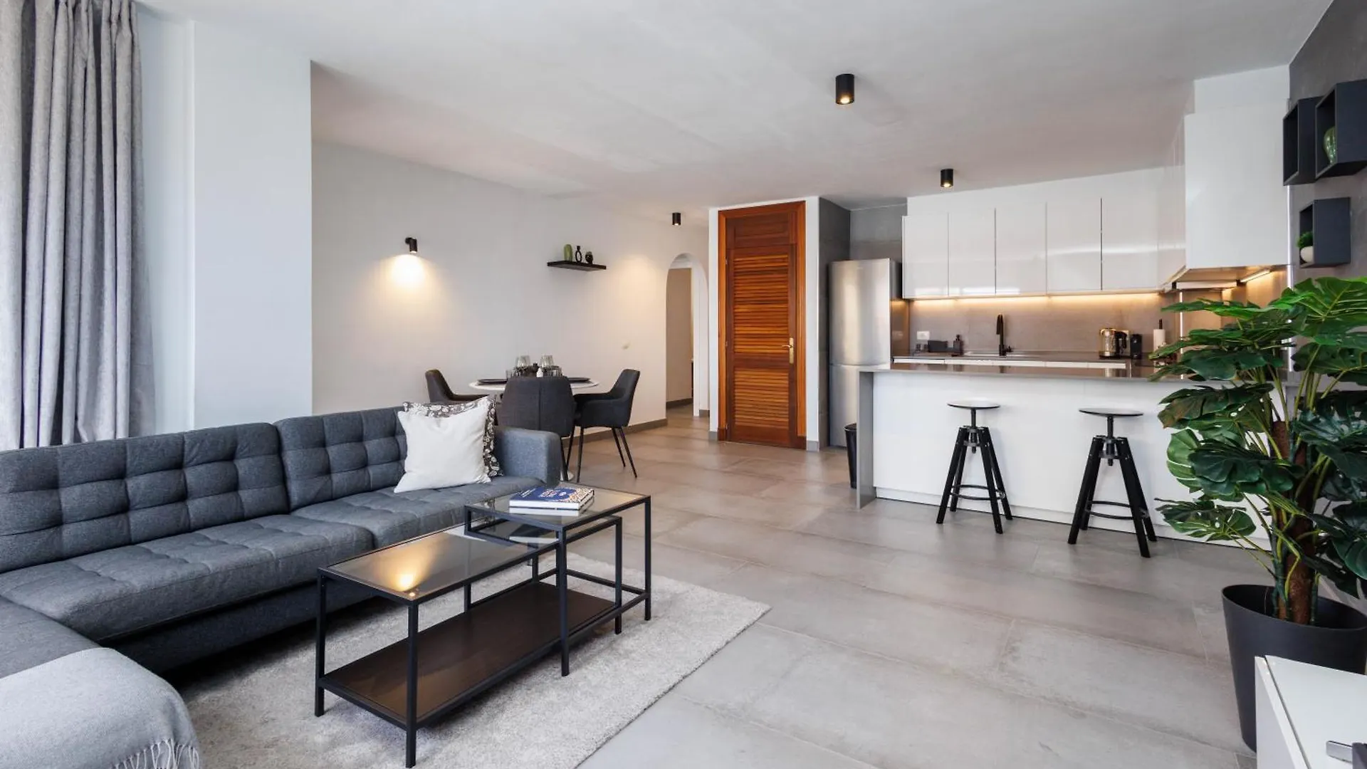 Modern 2 Bed Sea View Apartment Pool Access Costa Adeje  0*, Costa Adeje (Tenerife)