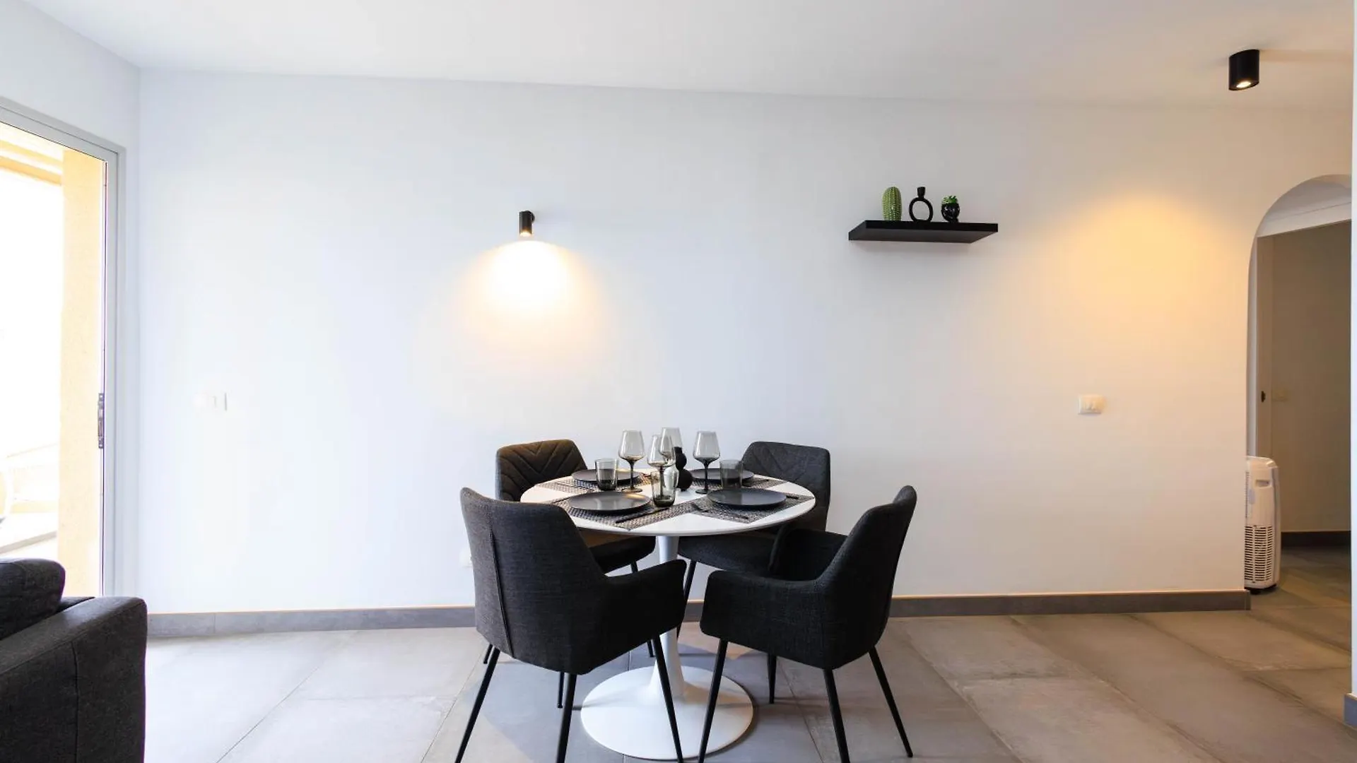 Modern 2 Bed Sea View Apartment Pool Access Costa Adeje