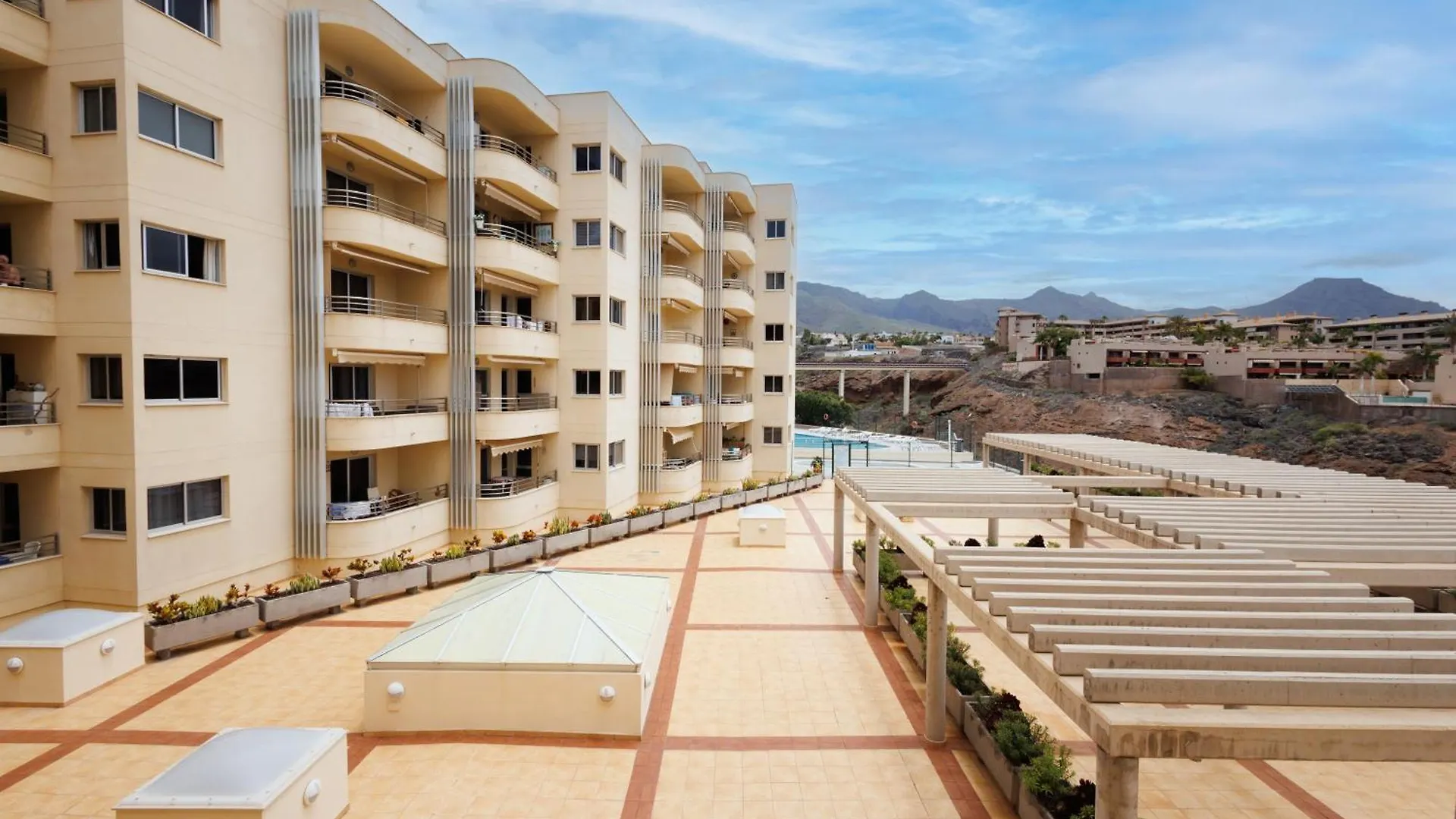 Modern 2 Bed Sea View Apartment Pool Access Адехе 0*,  Испания